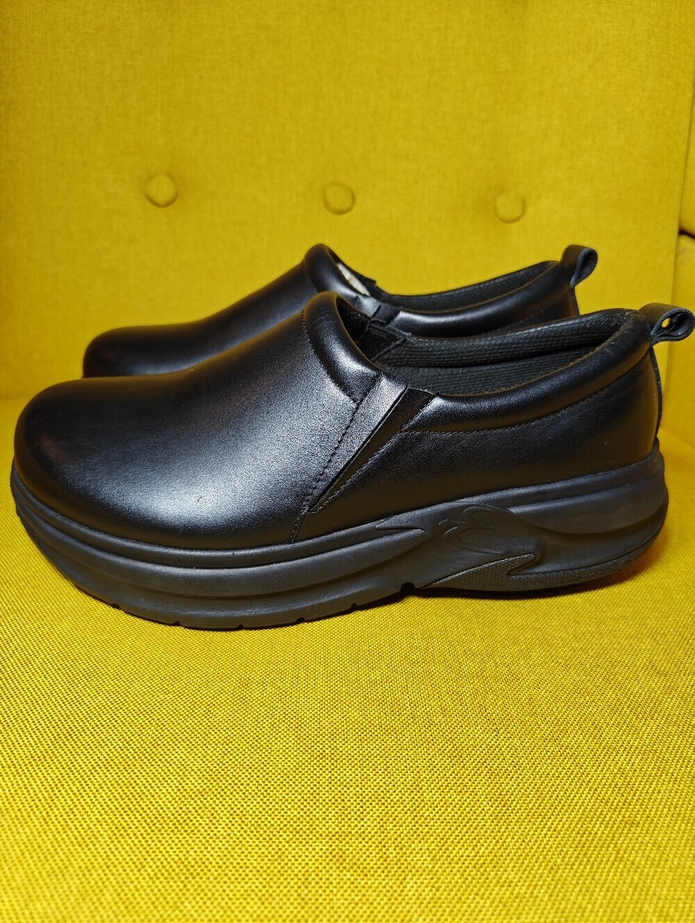 NWOT Gravity Defyer G-Defy Lars Shock Absorbing Leather Slip-On Clogs Size 9M